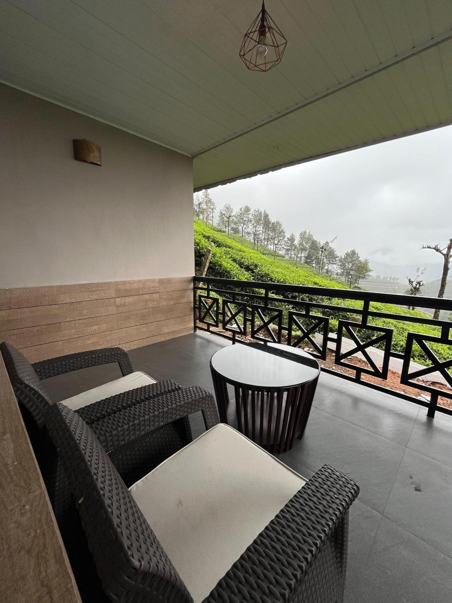 Misty Courtyard Resort Chinnakanal Buitenkant foto